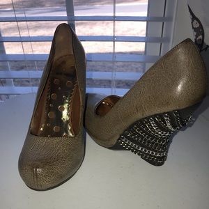Women’s shoes